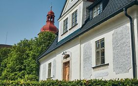 Barokní kaplanka 1796 A. D. - luxusní apartmány v Českém ráji
